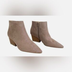 Alfani women’s taupe boots size 9 M.